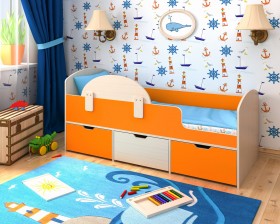 Кровать Малыш-мини с бортиком Дуб молочный/Оранжевый в Нюрбе - nyurba.katalogmebeli.com | фото