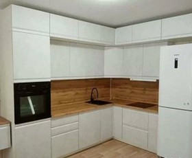 Модульная кухня Бруклин 2.4 x 2 м (Бетон белый) в Нюрбе - nyurba.katalogmebeli.com | фото 15