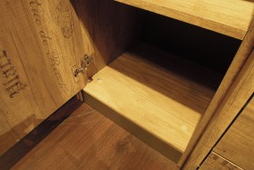 Шкаф для белья «Пилигрим» (Дуб Каньон светлый, Фон серый) в Нюрбе - nyurba.katalogmebeli.com | фото 5